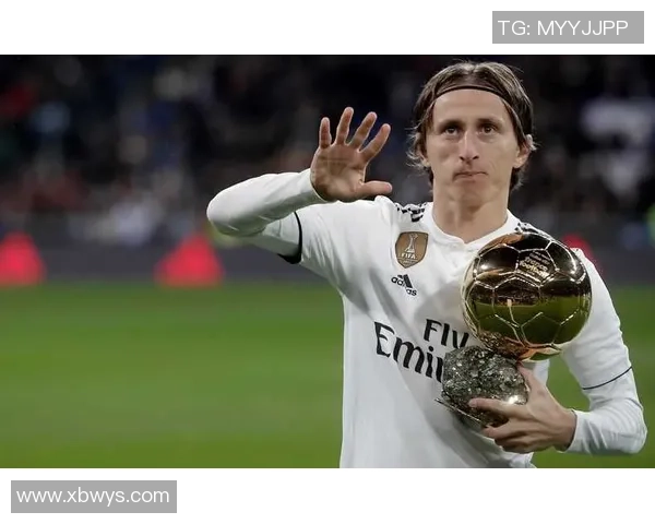 全场拼尽全力的足球球星展现坚持与激情的绿茵传奇