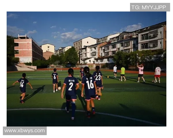 海口足球球星成长故事与城市体育精神的融合探索