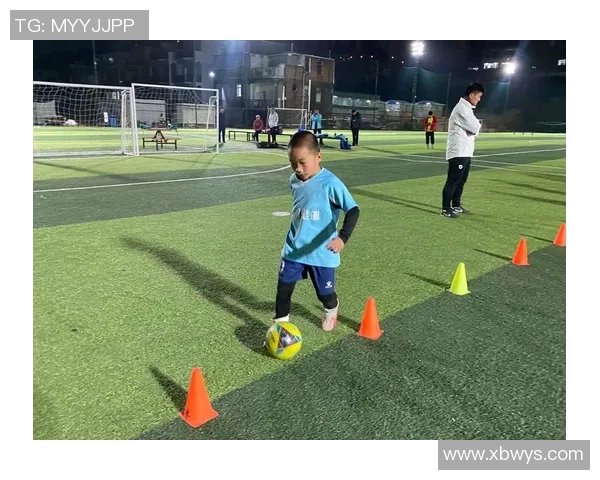 足球球星高难度进球技巧揭秘 如何轻松攻破对方防线的绝妙方法